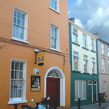 Cashel Town Center Inn Bagian luar foto