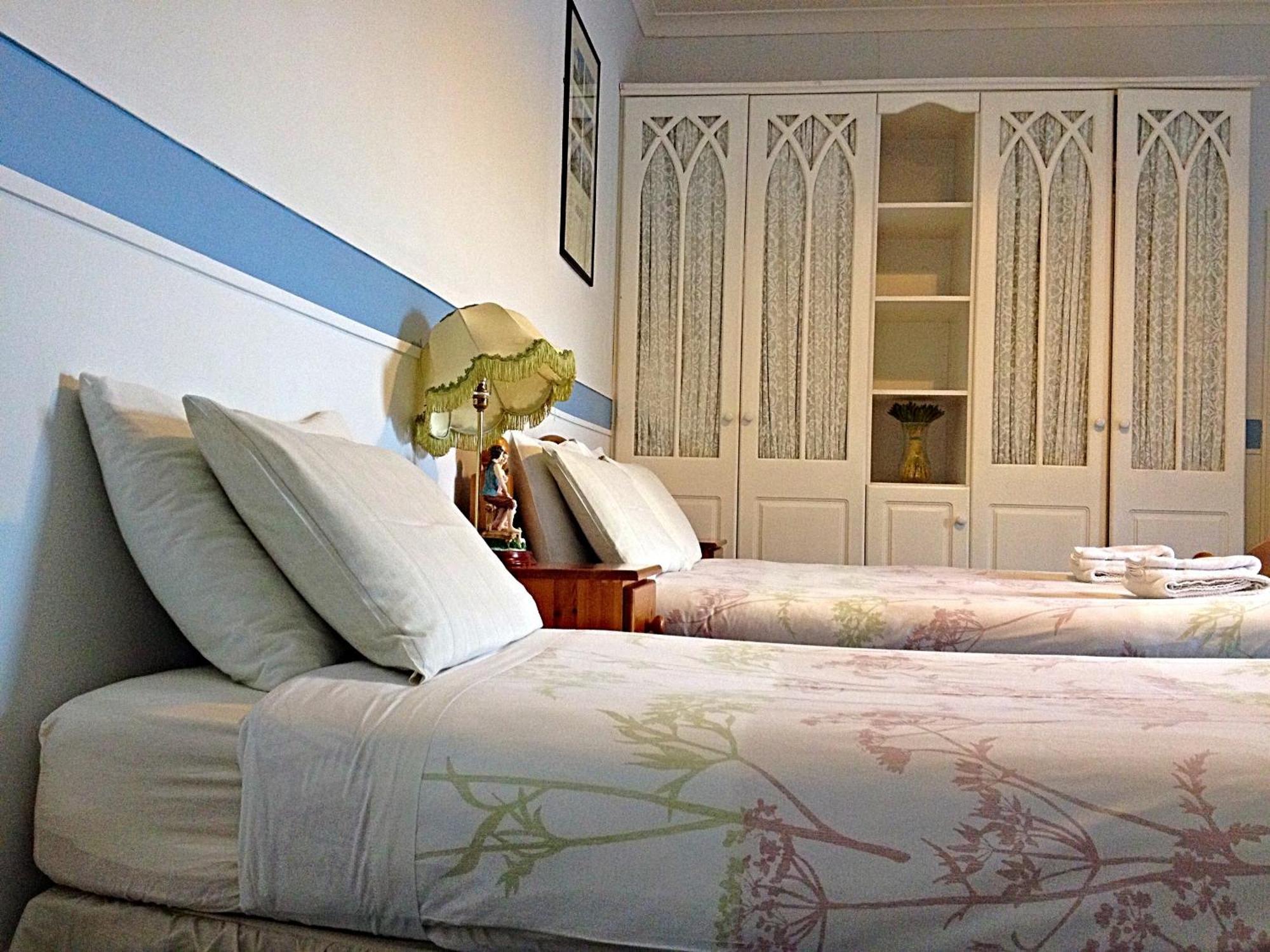 Cashel Town Center Inn Ruang foto