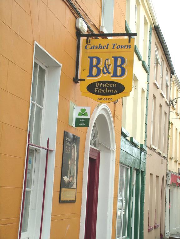 Cashel Town Center Inn Bagian luar foto
